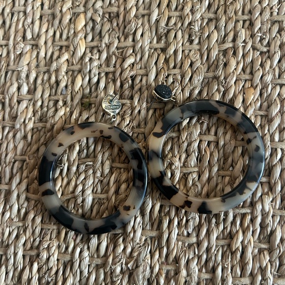 TORTOISESHELL Earrings - Picture 2 of 2